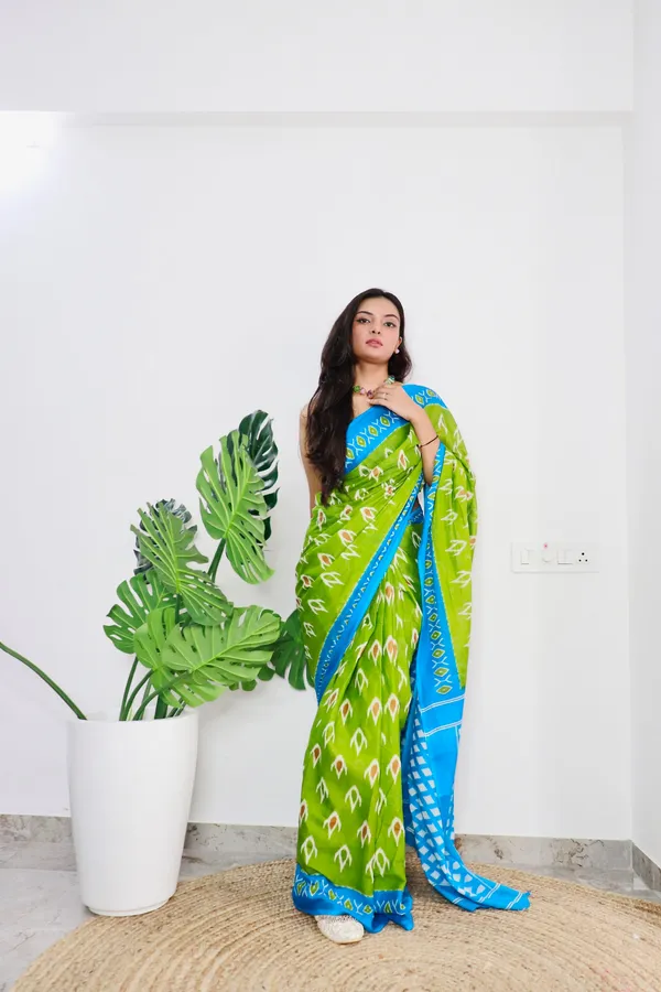 HANDICRAFT_WOMEN'S_Ikkat_PRINT_PURE_SOFT_COTTON_SAREE_WITH_BLOUSE_PIECE_With_Blouse_Piece